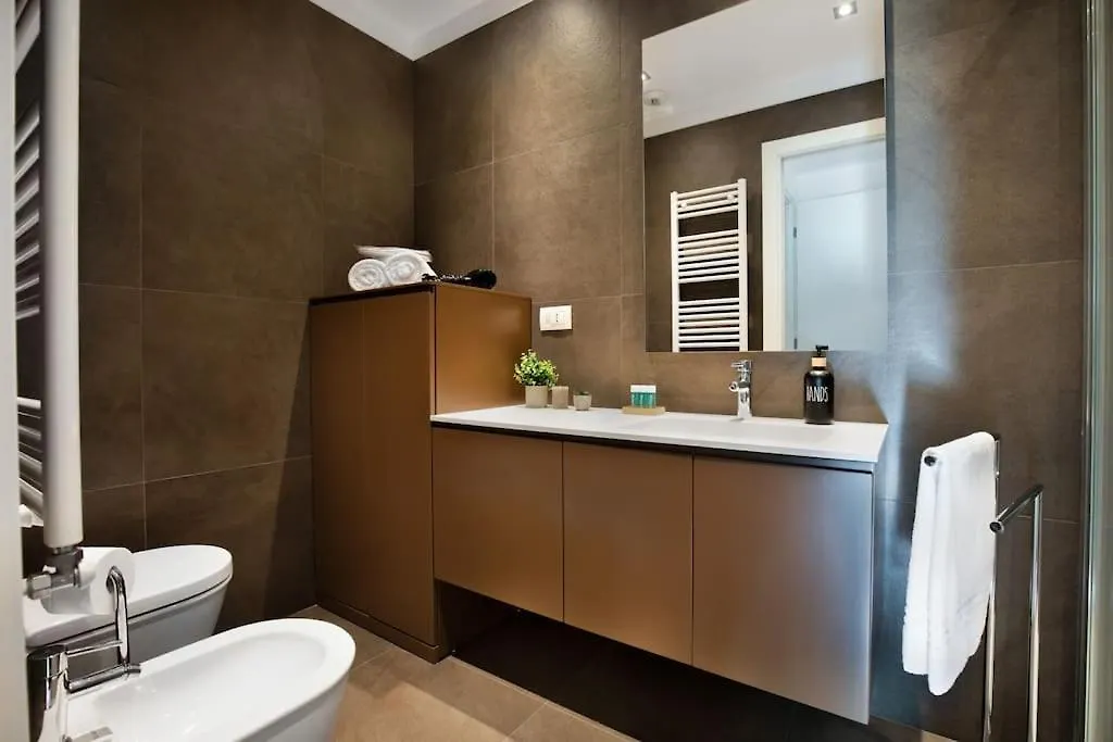 Milano Centrale - Comfort Suite Con Terrazza 0*, Milan